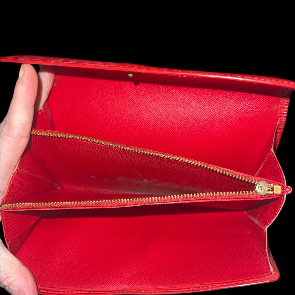 Louis Vuitton Red Epi Leather Clutch wallet EUC 71/2”x4” - Picture 6 of 13